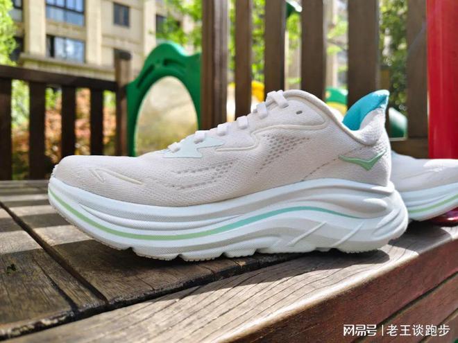 10：恰到好处的卓越跑鞋HOKA CLIFTON