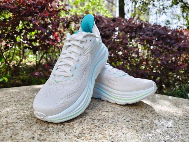 10：恰到好处的卓越跑鞋HOKA CLIFTON(图18)