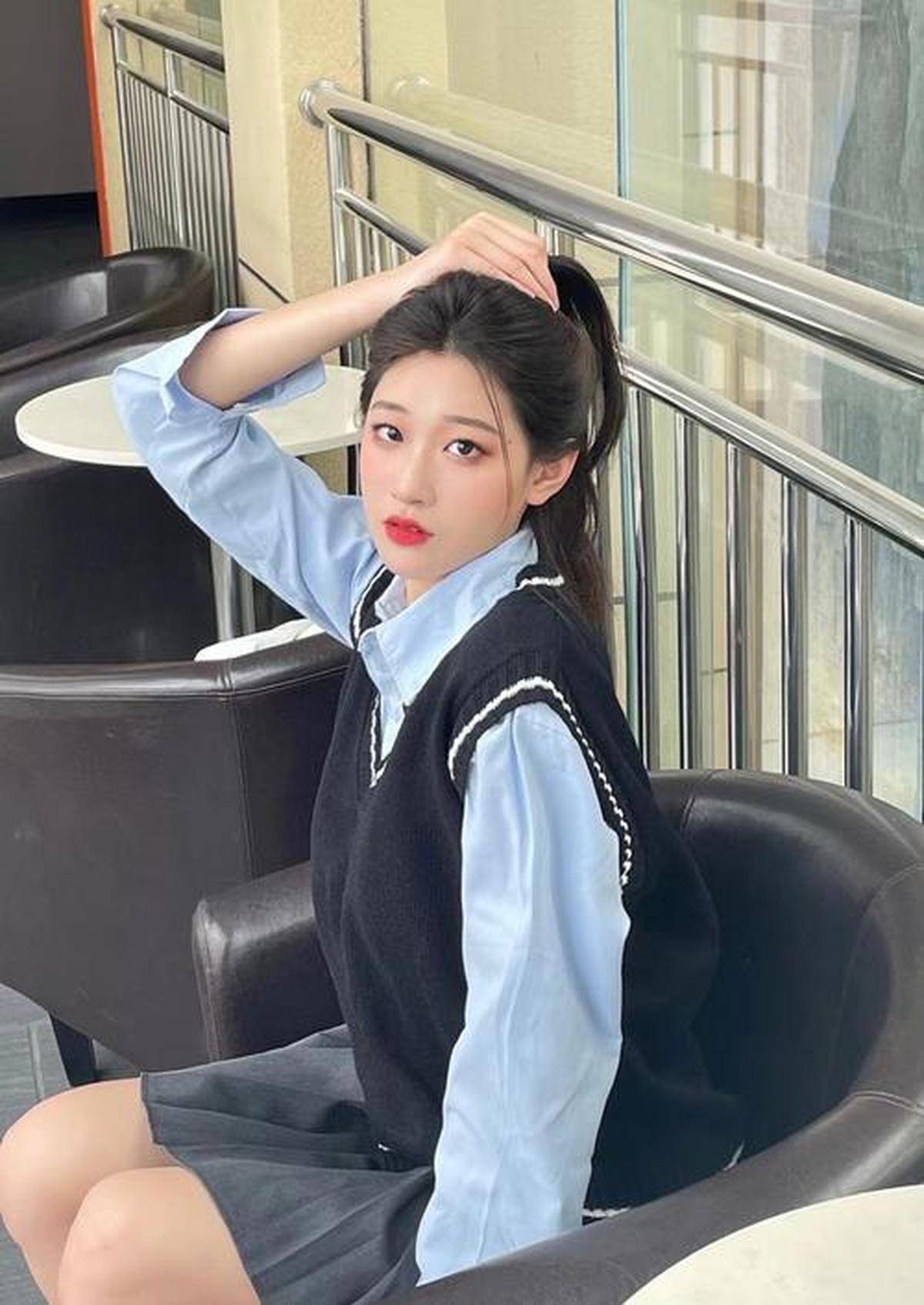 春亮眼元气又百搭学院穿搭氛围感青